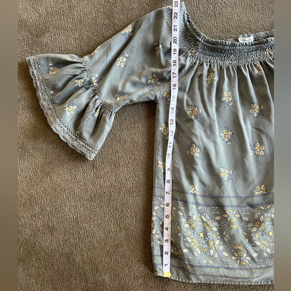 44.Maunces Green Floral Off The Shoulder Top Women’s Size M - Picture 14 of 15